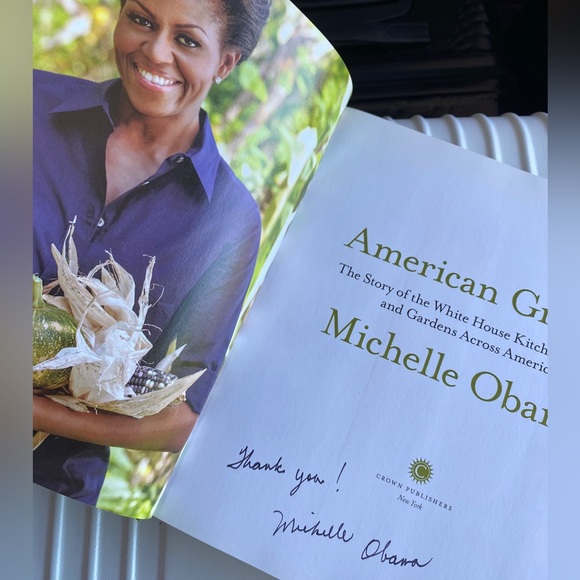 Signed Copy Michelle Obama Cookbook American Grown White House Vegetable Garden - Picture 4 of 6